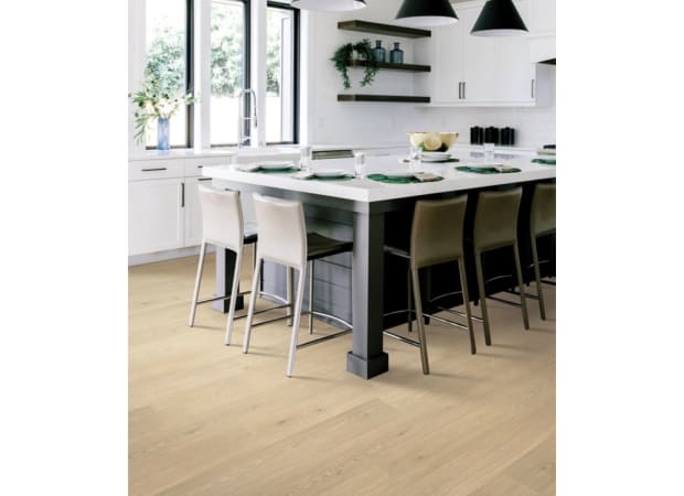 Hampton Villa in Sunbleached Oak Laminate