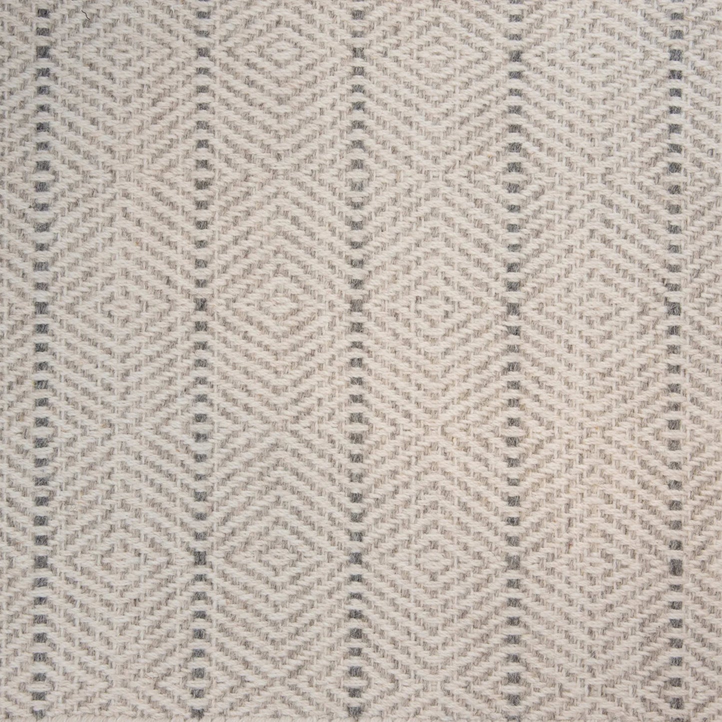 Kariba in White Sand Carpet