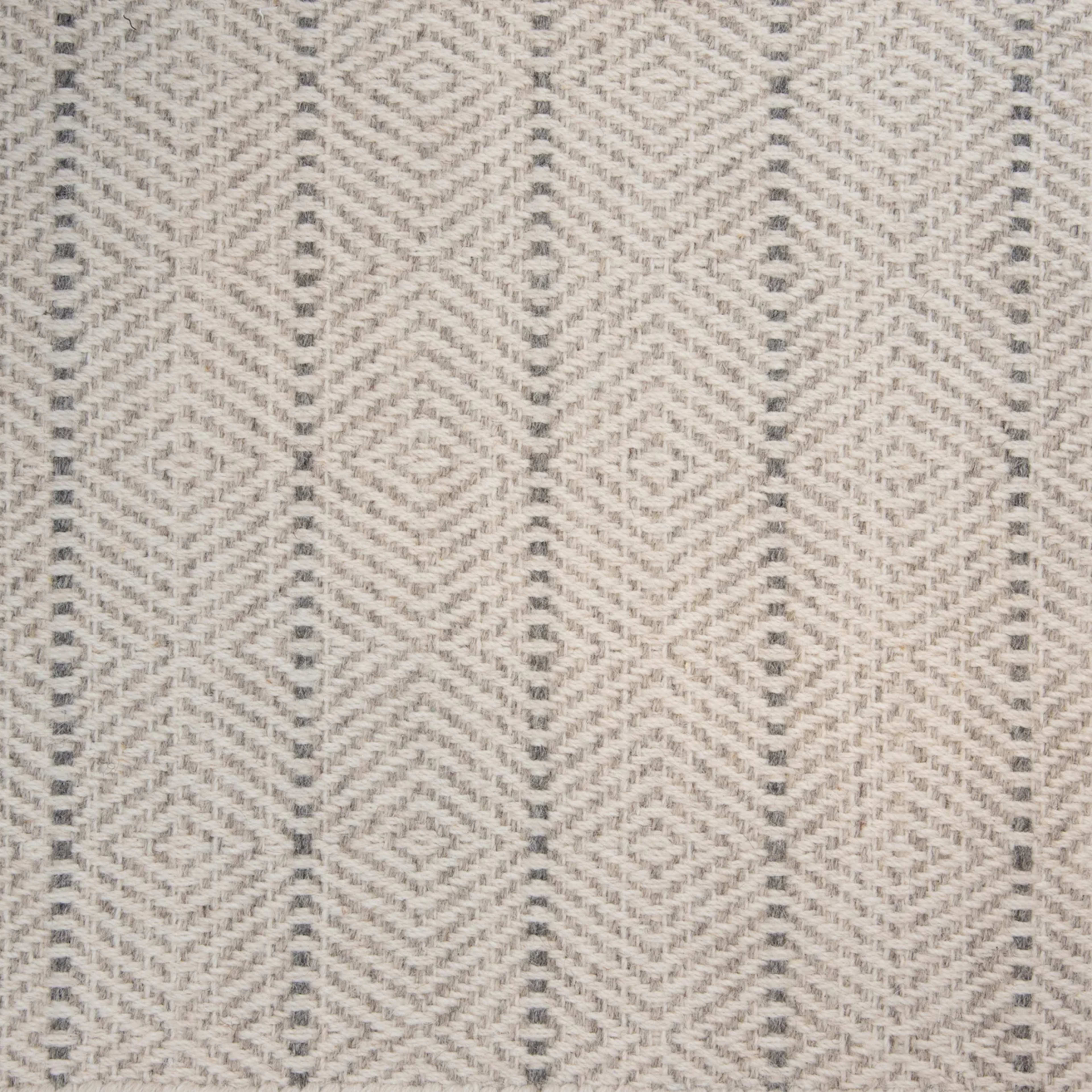 Kariba in White Sand Carpet