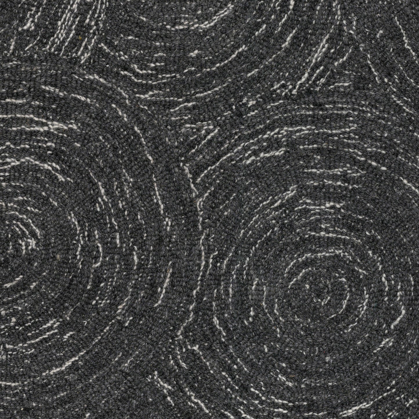 Sophia in Black Carpet