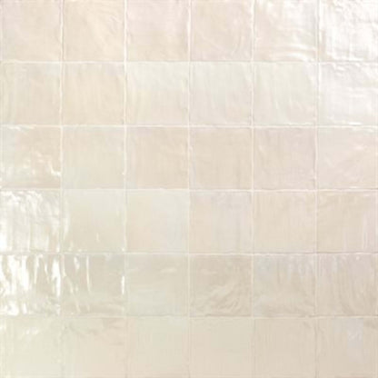 Myorka in White 4x4