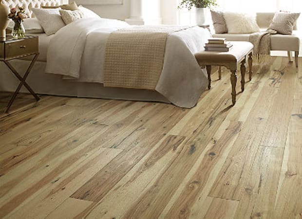 REFLECTIONS HICKORY in Luminous Hardwood